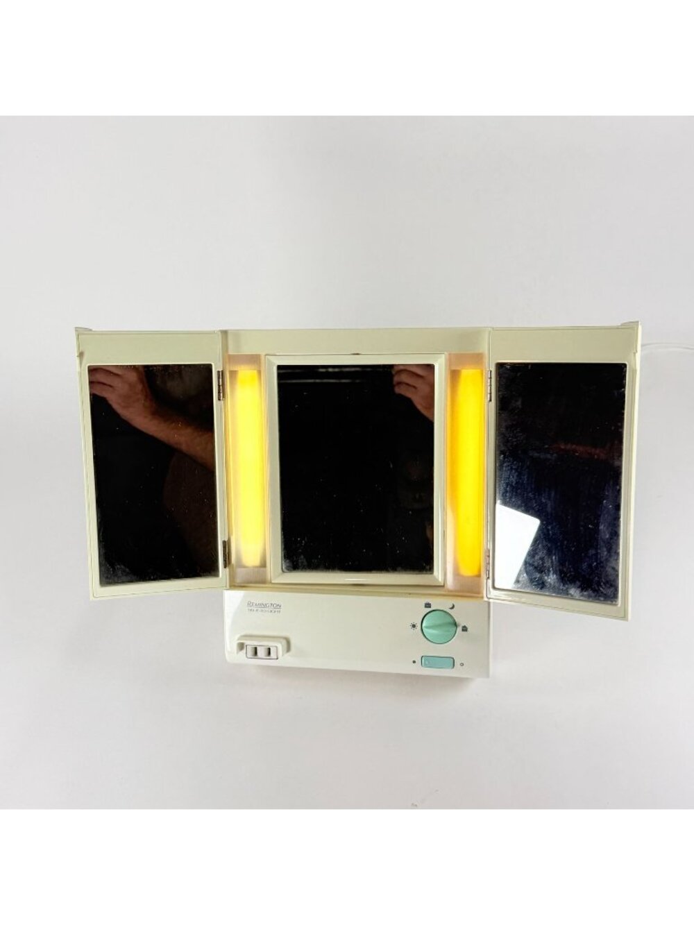 Remington True-To-Light Makeup Mirror Tri-Fold Lighted Multi-Setting Vanity